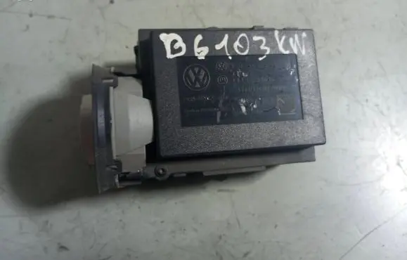 Volkswagen PASSAT B6 Ignition lock 3C0905843M