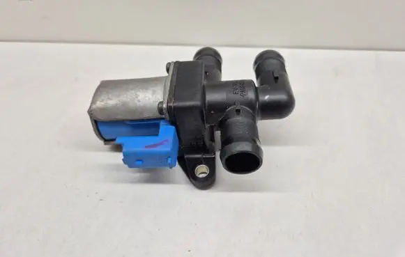 Renault Captur II Coolant heater control valve 212301538R A4535000140