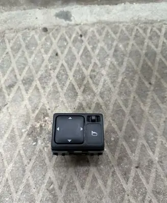 Nissan Micra Wing mirror switch 030106