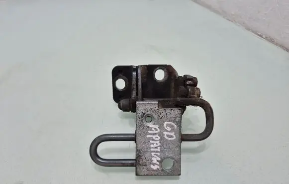Volkswagen PASSAT B7 Rear door lower hinge 3C8833412B