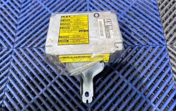 Lexus RX 330 - 350 - 400H Airbag control unit/module 8917048140 1523007591