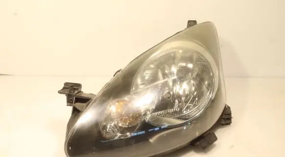 Toyota Aygo AB10 Headlight/headlamp 811700H011