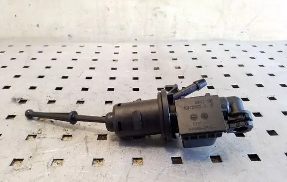 Skoda Superb B6 (3T) Clutch master cylinder KG15065418
