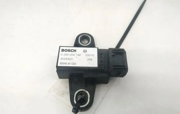 KIA Sorento Airbag deployment crash/impact sensor 0265005142 95640-M1200