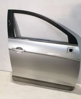 Chevrolet Captiva Front door