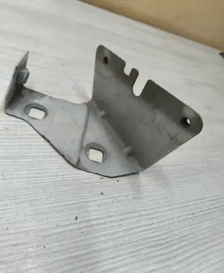 Renault Trafic III (X82) Fender mounting bracket 52045R