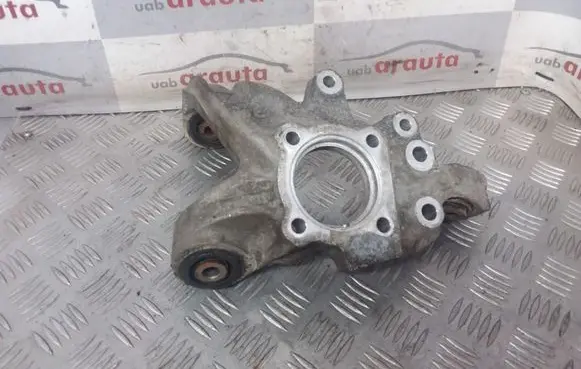Honda CR-V Rear wheel hub spindle/knuckle 