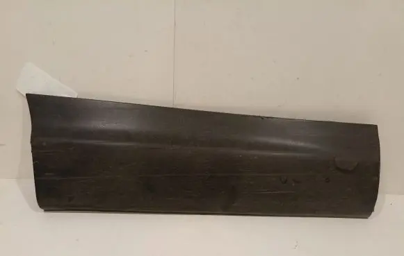 Nissan Qashqai Rear door trim (molding) 828704EA0A