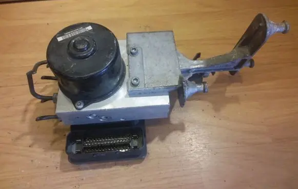 Mercedes-Benz C W203 ABS Pump A0345457932