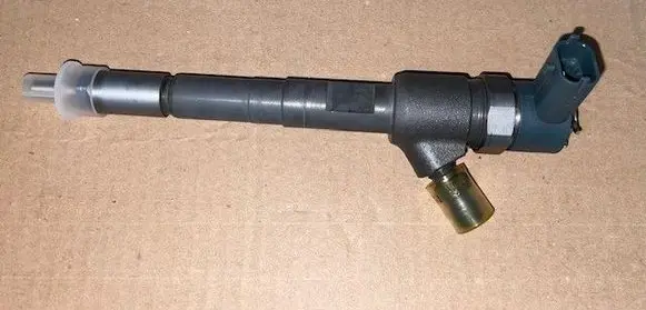Fiat 500 Fuel injector 0445110322