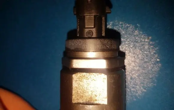 Fuel pressure sensor