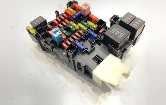 Volkswagen T-Roc Fuse box set 5Q0937615C