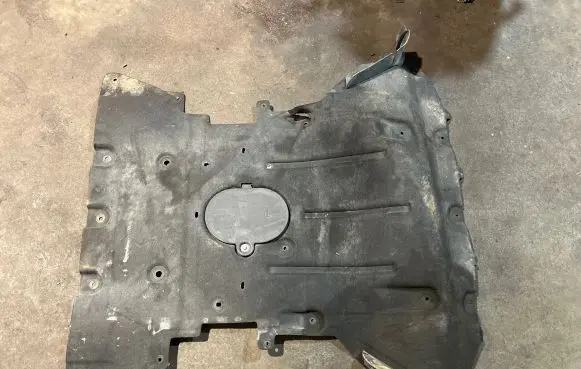 Jeep Grand Cherokee WL Engine splash shield/under tray P68377818AD 58252C 20210125