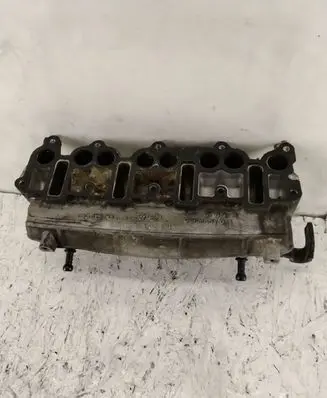 Volkswagen PASSAT B6 Intake manifold 03G129713