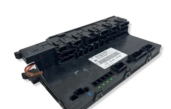 Mercedes-Benz E W211 Fuse box set 2115458701 5DK00804758