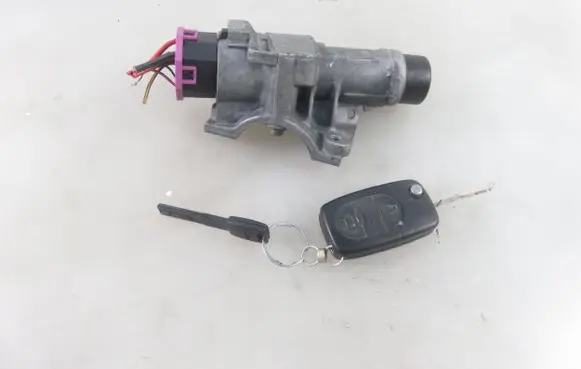Audi A4 S4 B6 8E 8H Ignition lock 4B0905851C