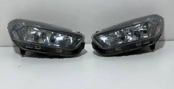 Ford Transit Courier II Headlight/headlamp JT76-13W030-CD JT76-13W029-CD