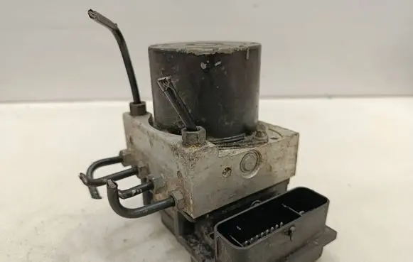 Volkswagen Polo IV 9N3 ABS Pump 6Q0907379AF