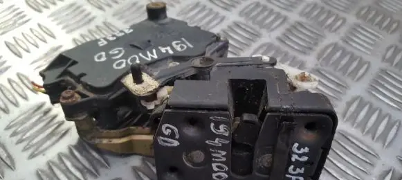 Mazda 323 F Rear door lock
