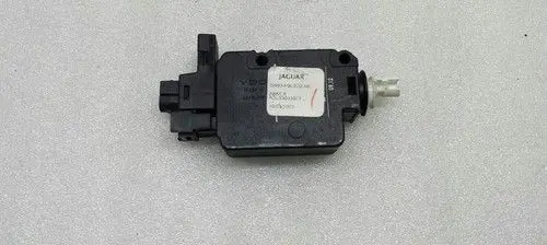 Jaguar XJ X350 Fuel tank filler cap C2C4240