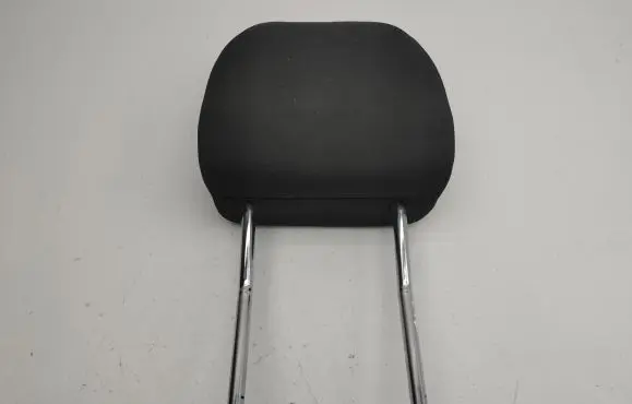 Volkswagen Tiguan Front seat headrest 