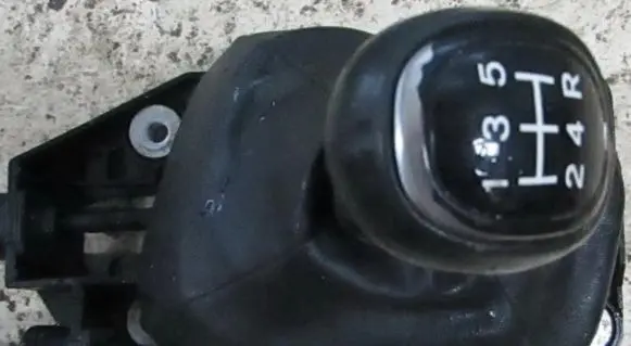 Mitsubishi Carisma Gear shifter/selector 8028500061