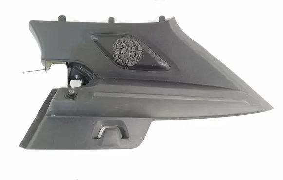 Volvo XC40 (D)pillar trim (top) 32244157