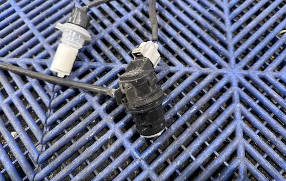 Lexus CT 200H Windscreen/windshield washer pump 8533060180 12V11B 0602104621