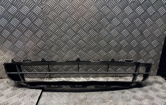 Volvo V70 Front bumper lower grill 