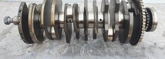 Volkswagen Golf V Crankshaft 022105101A