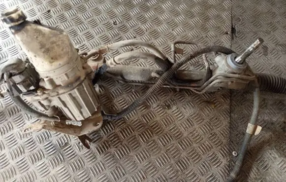 Opel Zafira B Steering rack