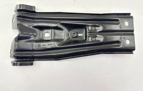Volkswagen Tiguan Radiator support slam panel bracket 5NA805567