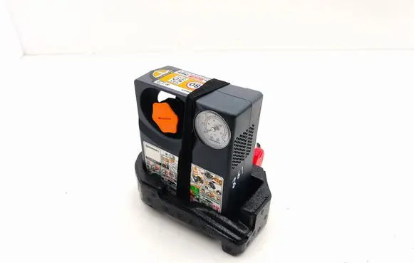 Nissan Leaf II (ZE1) Tire air pump compressor 
