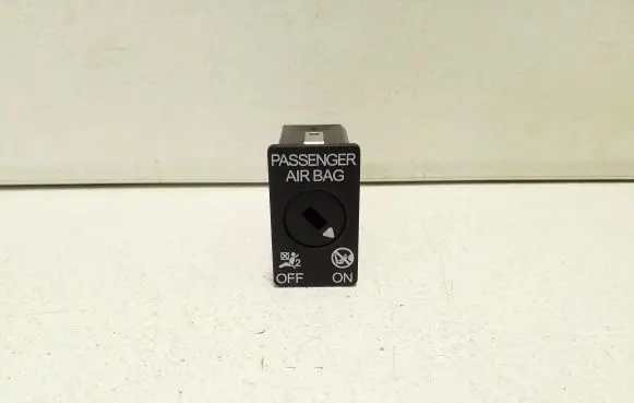 Passenger airbag on/off switch
