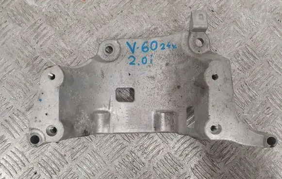 Volvo XC60 Engine mount bracket 31480101