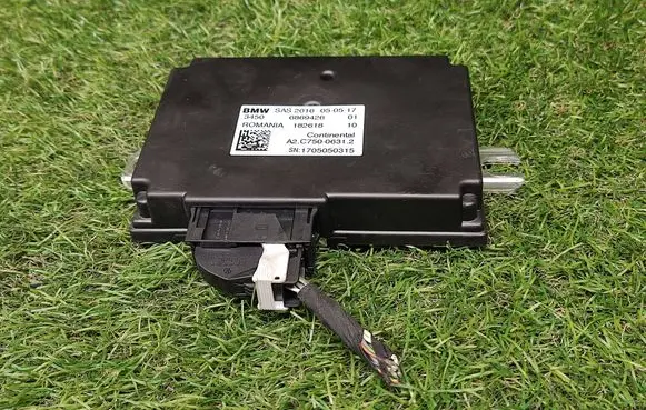 BMW 5 G30 G31 G38 Active stabilizer control unit 6869426 3450686942601