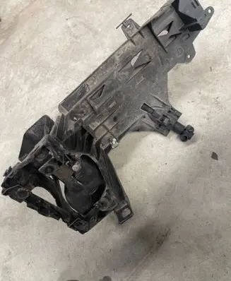 BMW 5 F10 F11 Headlight/headlamp mounting bracket 7200793 11071510