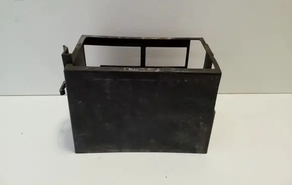 Battery box tray