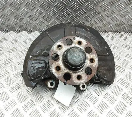 Mercedes-Benz E W212 Front wheel hub A2123322401