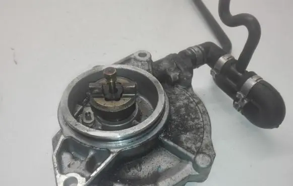 Audi A8 S8 D3 4E Vacuum pump 057145100AE 07T2620219