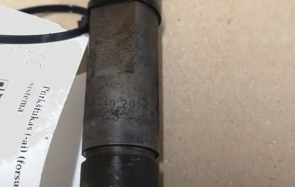 Audi A6 S6 C5 4B Fuel injector 028130201T