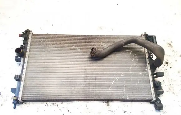Opel Insignia A Coolant radiator 13241726 s8109001