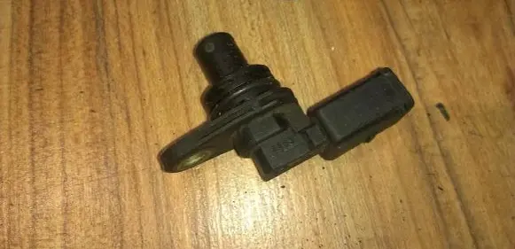 Volkswagen Golf IV Crankshaft position sensor 036907601D