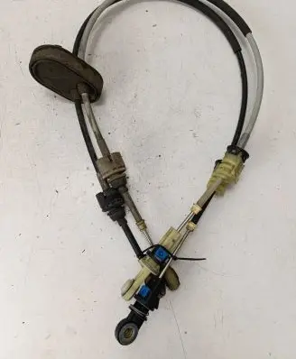 Opel Insignia A Gear shift cable linkage 55488640
