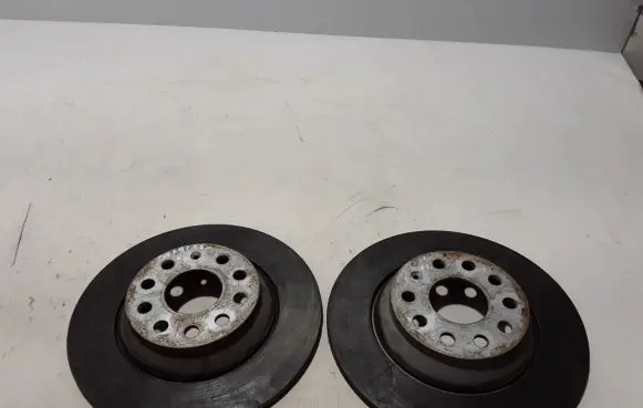 Volkswagen PASSAT B8 Rear brake disc 3Q0615601