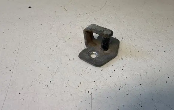 Opel Vivaro Sliding door lock loop/hook striker
