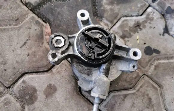 Citroen C5 Vacuum pump B05CH