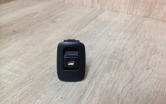 Citroen C4 I Picasso Electric window control switch 96639378ZD