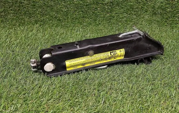 Volkswagen PASSAT B6 Lift Jack 3C0011031B