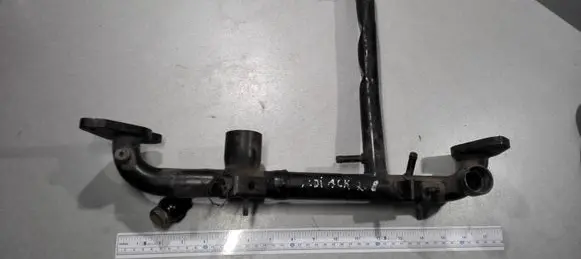 Audi A6 S6 C5 4B Engine coolant pipe/hose 078121071BC